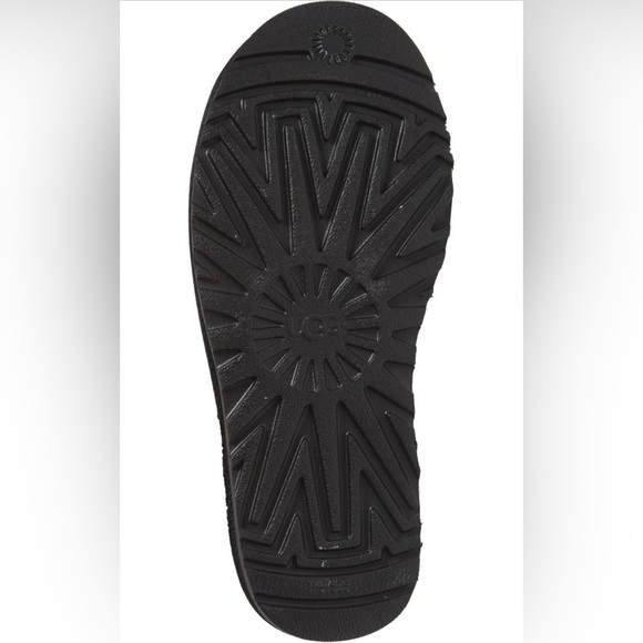 Ugg Classic ll Genuine Shearling Lined Short Boot - Picture 3 of 8